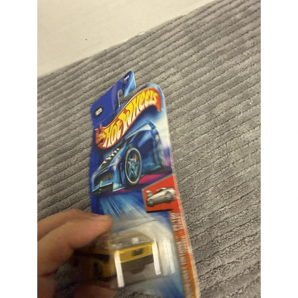 Hot Wheels 2004 First Editions 25/100 'Tooned Deora 2004 #025 Gold